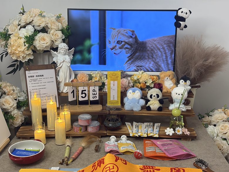 宠物骨灰罐与纪念品